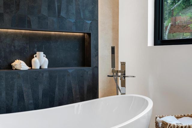 222 Molimo Drive, San Francisco, CA 94127