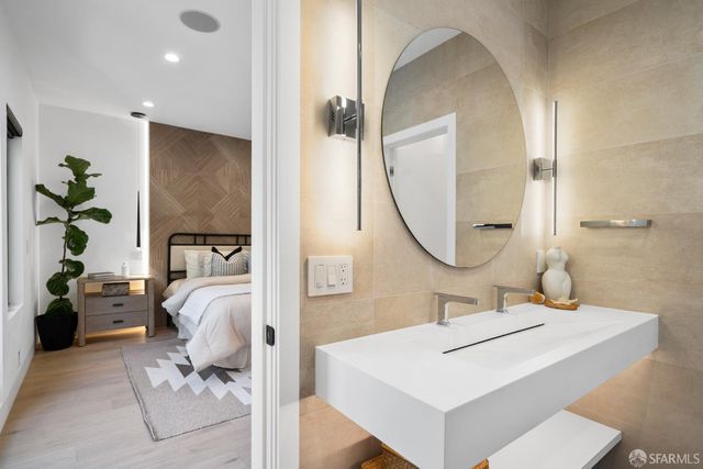 222 Molimo Drive, San Francisco, CA 94127