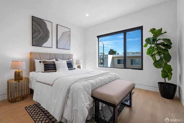 222 Molimo Drive, San Francisco, CA 94127