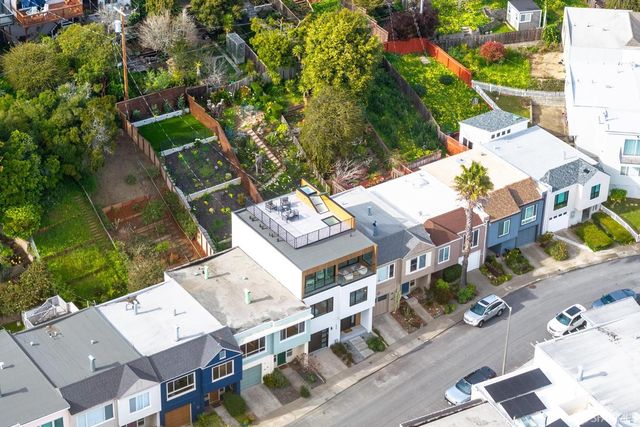 222 Molimo Drive, San Francisco, CA 94127