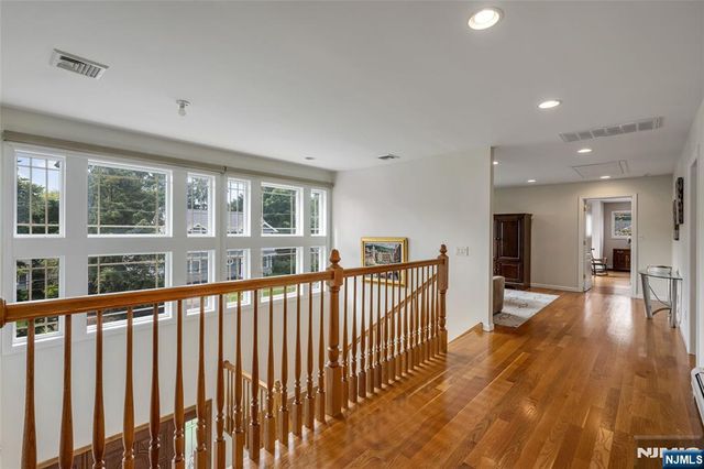 8 Marion Court, Ho-ho-kus, NJ 07423