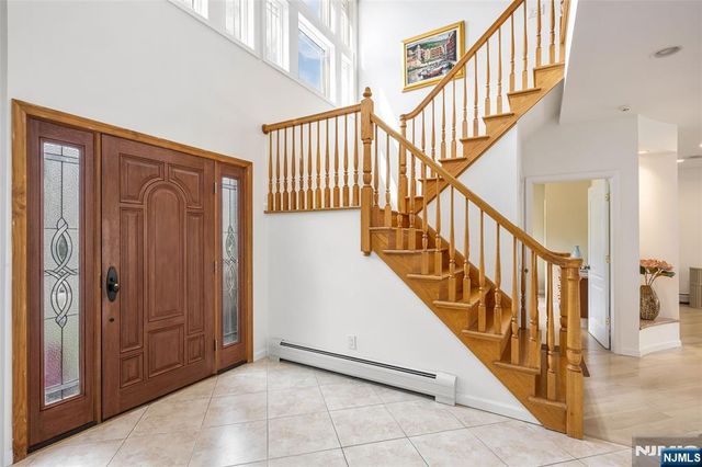 8 Marion Court, Ho-ho-kus, NJ 07423