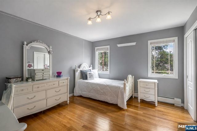 8 Marion Court, Ho-ho-kus, NJ 07423
