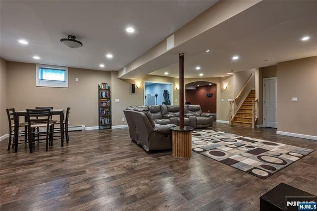 8 Marion Court, Ho-ho-kus, NJ 07423