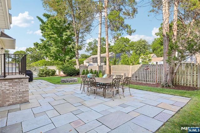 8 Marion Court, Ho-ho-kus, NJ 07423