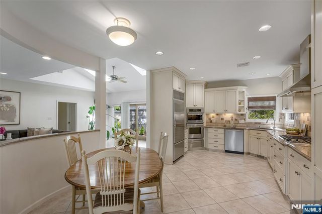 8 Marion Court, Ho-ho-kus, NJ 07423