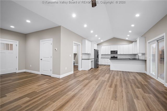 116 Lenore Circle, Fraziers Bottom, WV 25082