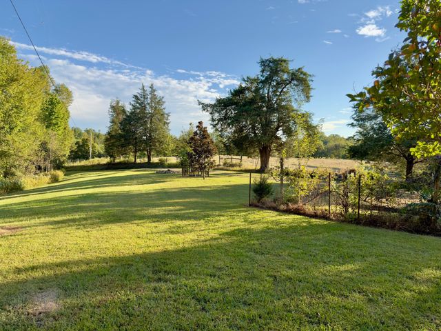 2210 Old Prospect Rd, Woodbury, TN 37190