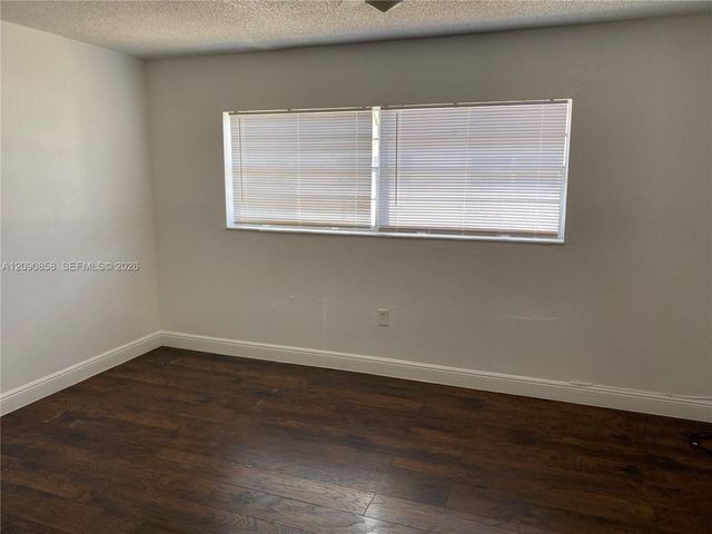 1460 NE 151st Street 102, Miami, FL 33162