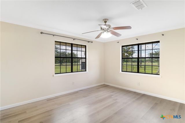 1033 FM 1351, Goliad, TX 77963