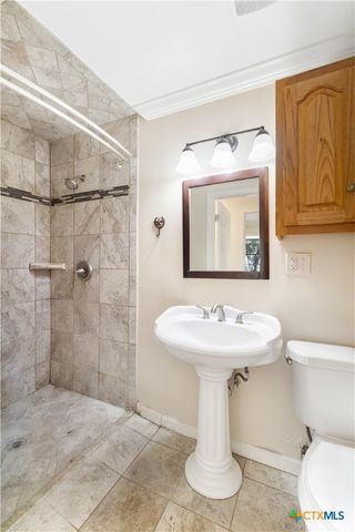 1033 FM 1351, Goliad, TX 77963