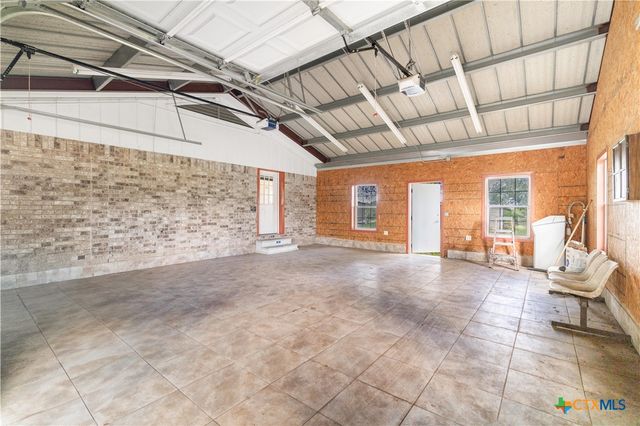 1033 FM 1351, Goliad, TX 77963