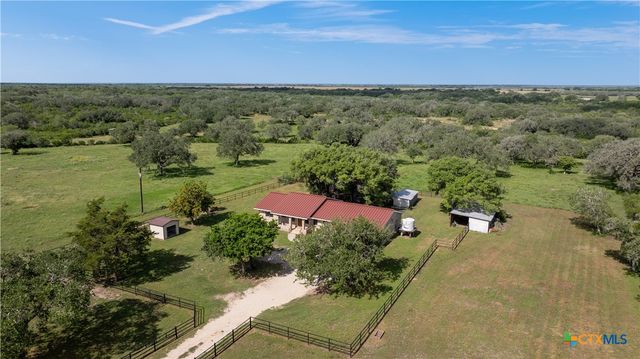 1033 FM 1351, Goliad, TX 77963