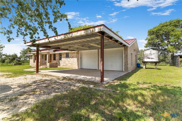 1033 FM 1351, Goliad, TX 77963