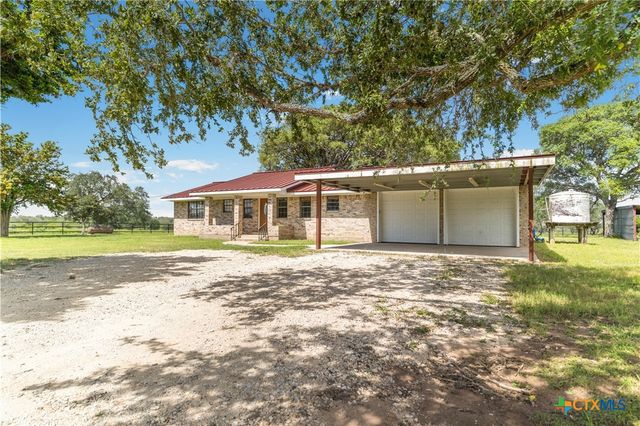 1033 FM 1351, Goliad, TX 77963