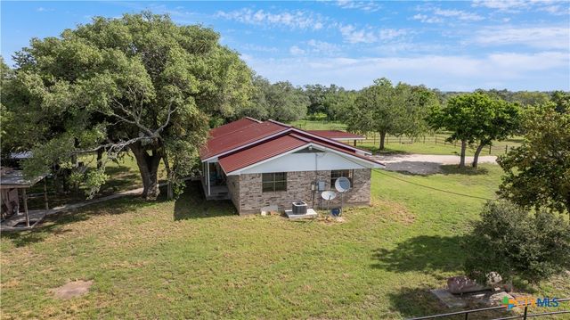 1033 FM 1351, Goliad, TX 77963