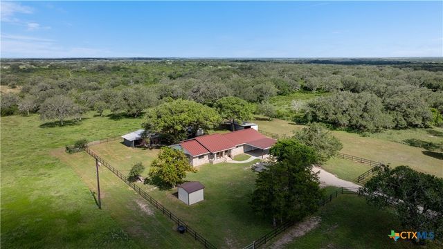 1033 FM 1351, Goliad, TX 77963