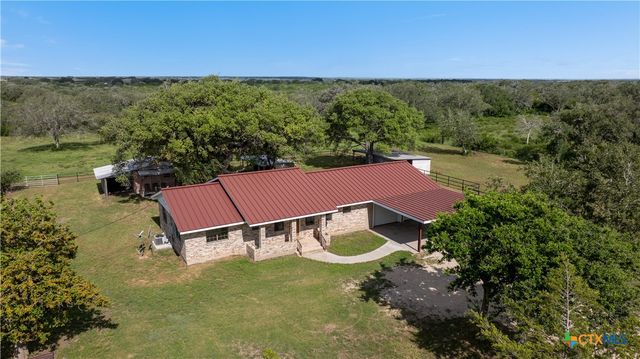 1033 FM 1351, Goliad, TX 77963