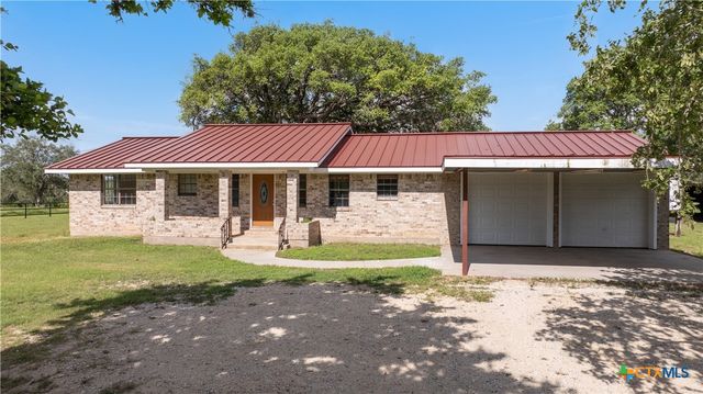 1033 FM 1351, Goliad, TX 77963