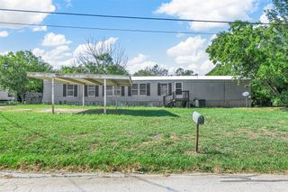 1905 Halsell Street, Bridgeport, TX 76426