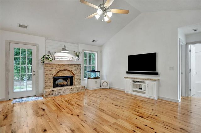 242 Richmond Drive, Social Circle, GA 30025