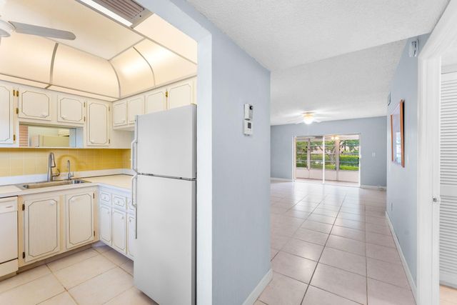 7360 NW 1st Street 206, Margate, FL 33063