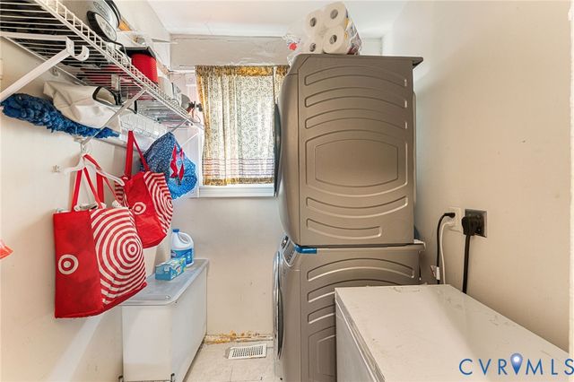 328 Saint Andrew St, Petersburg, VA 23803