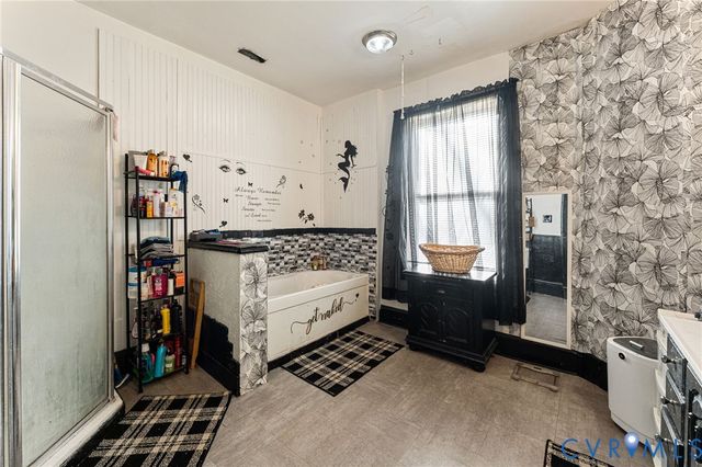 328 Saint Andrew St, Petersburg, VA 23803