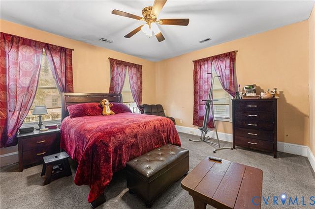 328 Saint Andrew St, Petersburg, VA 23803