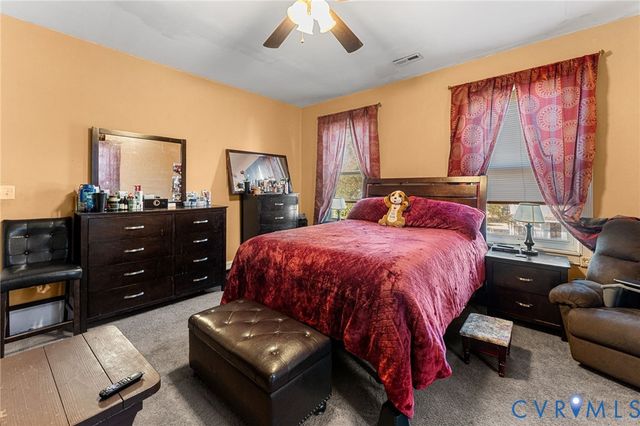 328 Saint Andrew St, Petersburg, VA 23803