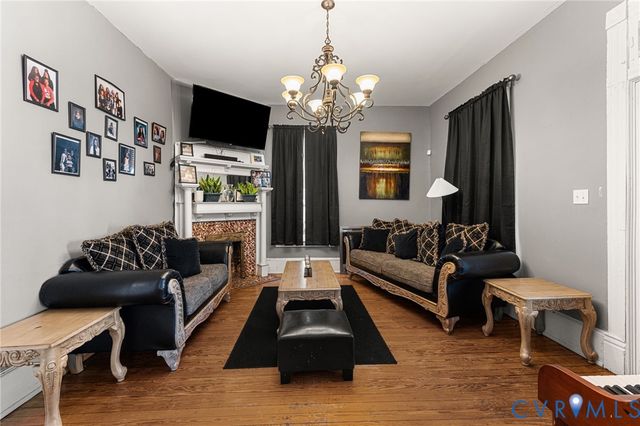 328 Saint Andrew St, Petersburg, VA 23803