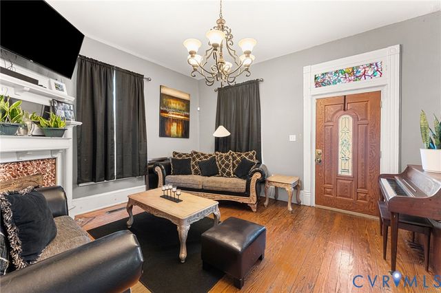 328 Saint Andrew St, Petersburg, VA 23803