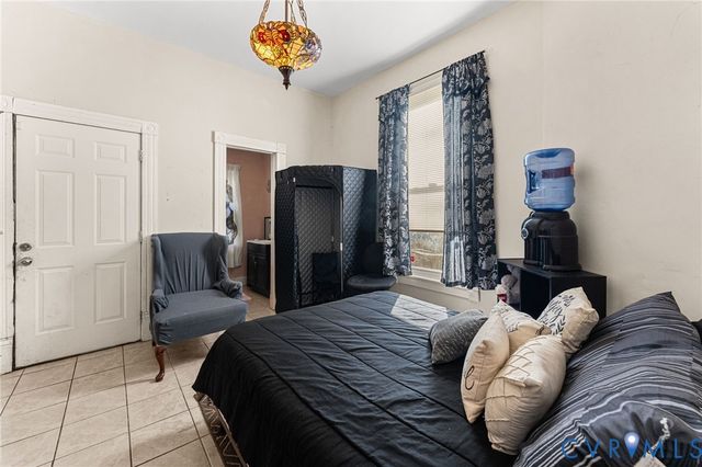 328 Saint Andrew St, Petersburg, VA 23803