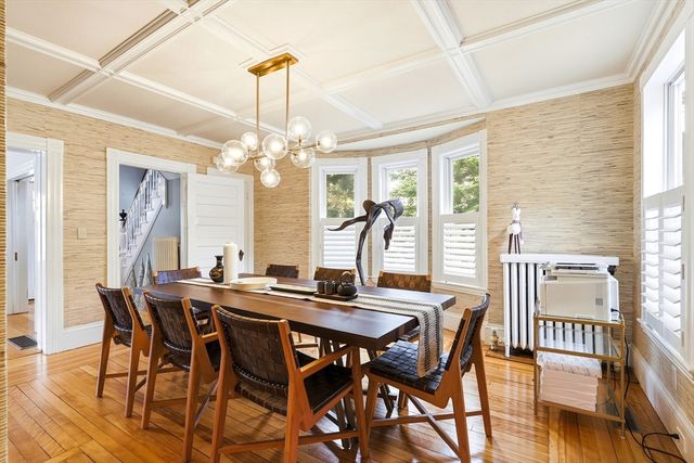 10 Wolcott Ave, Andover, MA 01810