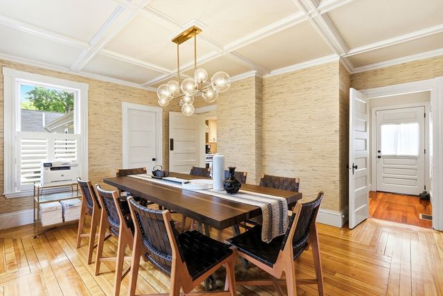 10 Wolcott Ave, Andover, MA 01810