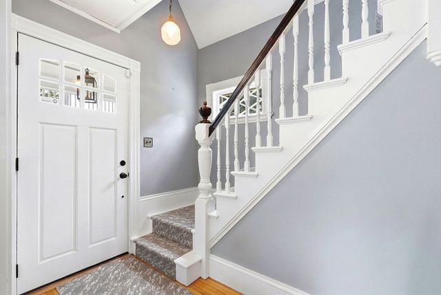 10 Wolcott Ave, Andover, MA 01810