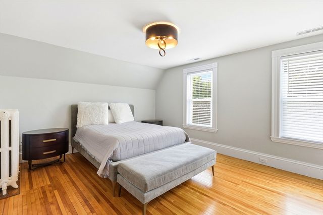 10 Wolcott Ave, Andover, MA 01810