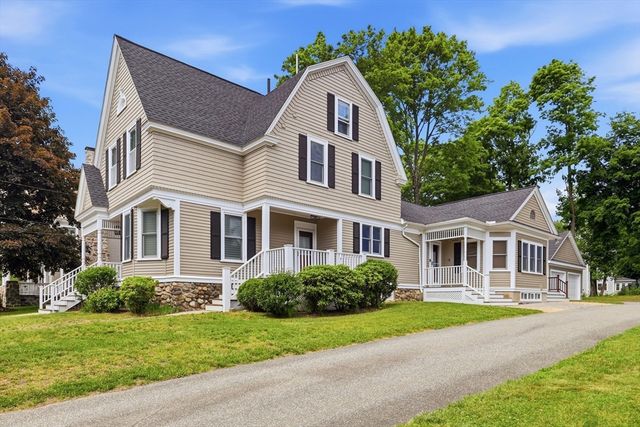 10 Wolcott Ave, Andover, MA 01810