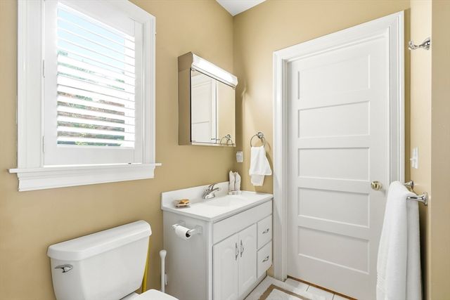 10 Wolcott Ave, Andover, MA 01810