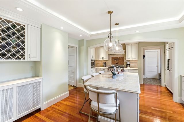 10 Wolcott Ave, Andover, MA 01810