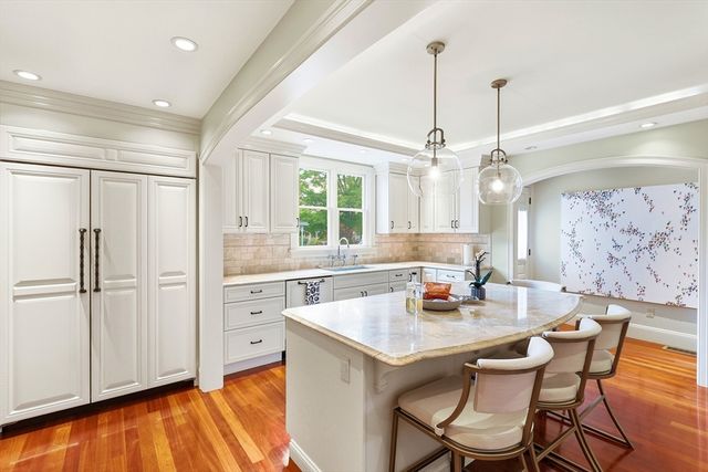 10 Wolcott Ave, Andover, MA 01810