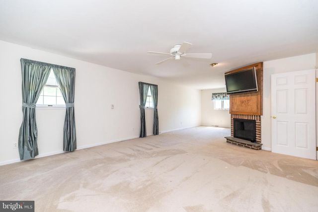 1 JOANNA DRIVE, Malvern, PA 19355