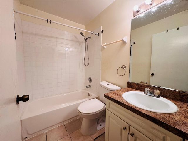 3417 NW 44th Street 205, Lauderdale Lakes, FL 33309