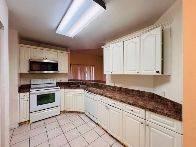 3417 NW 44th Street 205, Lauderdale Lakes, FL 33309