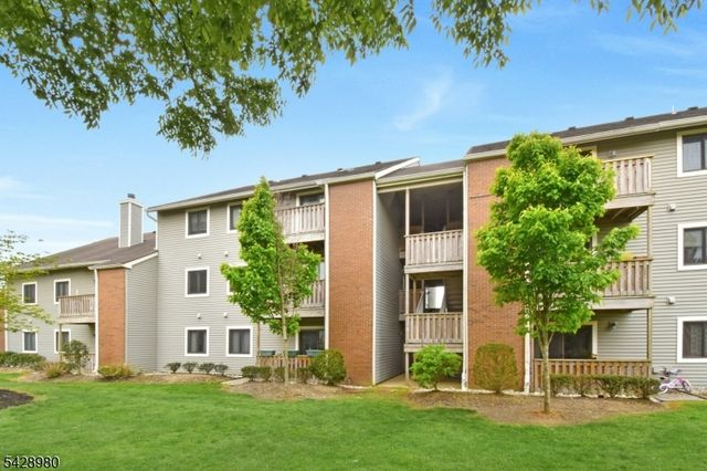 4815 Ravens Crest Dr, Plainsboro Twp., NJ 08536