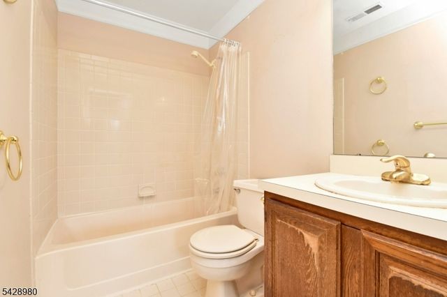 4815 Ravens Crest Dr, Plainsboro Twp., NJ 08536