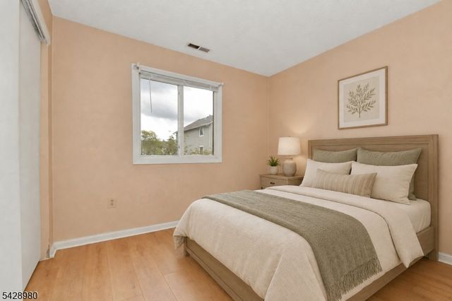 4815 Ravens Crest Dr, Plainsboro Twp., NJ 08536