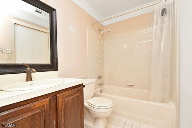 4815 Ravens Crest Dr, Plainsboro Twp., NJ 08536