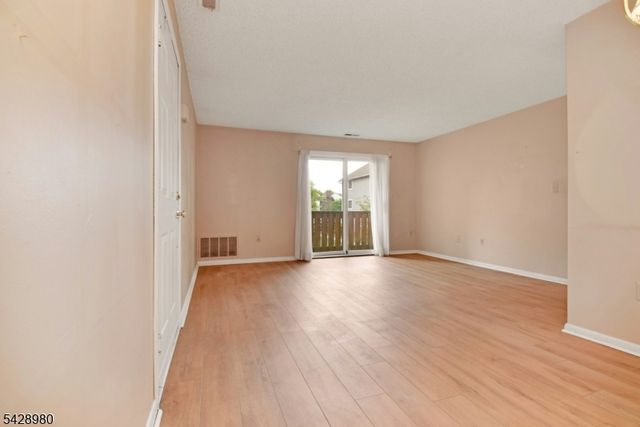 4815 Ravens Crest Dr, Plainsboro Twp., NJ 08536
