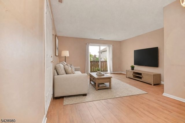 4815 Ravens Crest Dr, Plainsboro Twp., NJ 08536